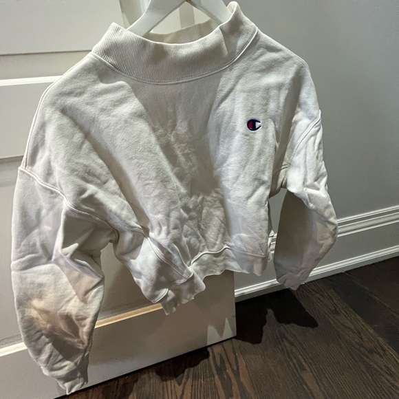 Champion Sweater - Picture 3 of 3